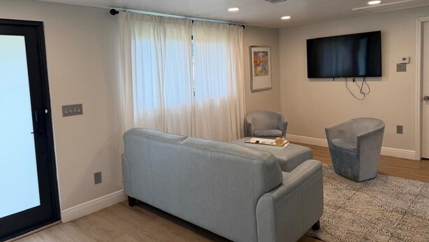 Interior - Modern Retreat  2.5 Baths + Patio Sleeps 4 (Tampa)