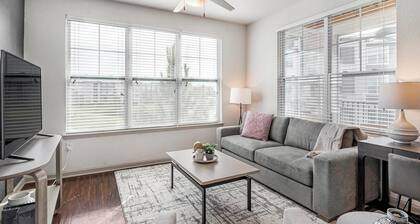 Landing Beautiful 2bd, Pool, Gym