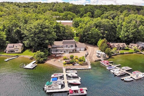 Stunning 9BR Lakefront Finger Lakes | Pool table