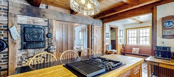 3BR rustic acreage with deck & grill