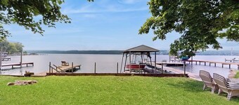 3BR home plus extra space, large deck & dock