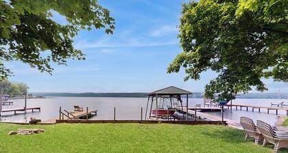 3BR home plus extra space, large deck & dock