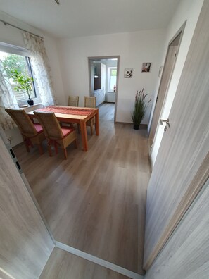 Dining - Vrbo Property (Rheinberg)