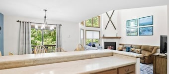 3 BR townhome withdeck, grill, fireplace- ski nearby