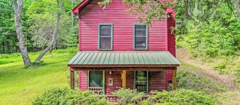 2BR Adirondacks Dog Friendly | WoodStove | Deck