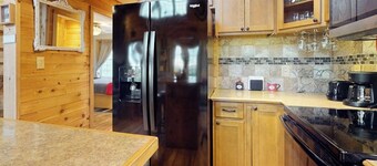 Dog-friendly 2BR with amazing views & stocked pond