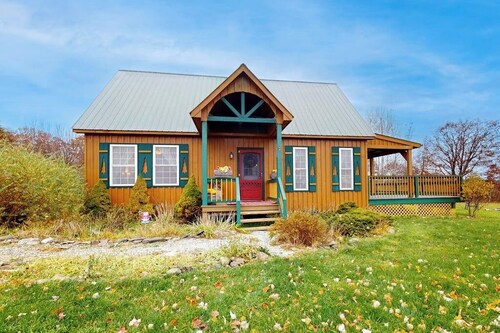 Dog-friendly 2BR with amazing views & stocked pond