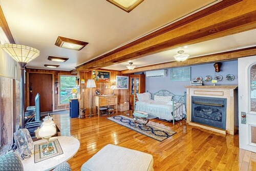 4BR Finger Lakes Lakefront, Dog Friendly