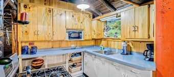 3BR Adirondacks - WoodStove - Firepit