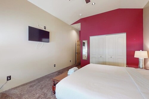 3BR Finger Lakes - Deck - Washer Dryer