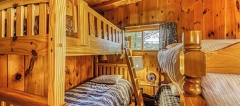 3BR Lakefront Cabin - Dog Friendly - Dock - Views