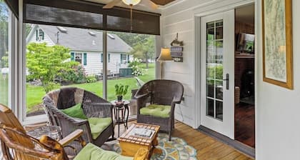 2BR Lakeview Adirondacks - Dock - Fireplace