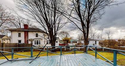 Walk to Town 3BR Finger Lakes Dog Friendly
