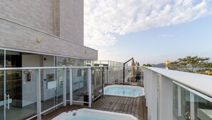 Bathtub spa outdoor