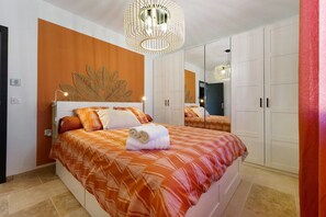 Iron/ironing board, WiFi, bed sheets