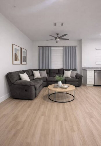 Ensign - Ground-Floor 1BR Comfort Suite