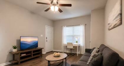 Ensign - Cozy 1-Bedroom Apartment in Ennis, TX