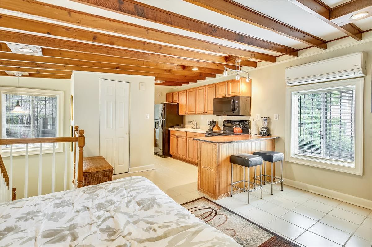 Dupont Circle Carriage House! With Laundry/kitchen/ac - Silver Spring, MD