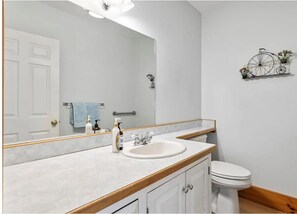 Unclassified image, 4 of 30, button - 3BR 3BA home in East Dover-Ski seasonal rental Avail 12/1 (Dover)