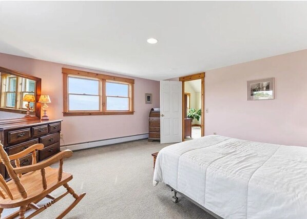 Unclassified image, 1 of 30, button - 3BR 3BA home in East Dover-Ski seasonal rental Avail 12/1 (Dover)