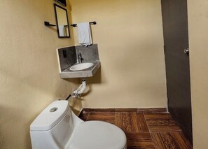 Bathroom - Downtown apartment just 3 blocks from the beach and 5th Avenue (Playa del Carmen)