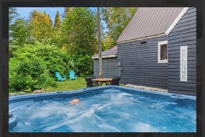 Unclassified image, 2 of 41, button - Beautiful 4-bedroom house with Hot tub in gorgeous Lake Wenatchee area. Sleep 10 (Leavenworth)