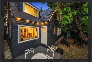 Unclassified image, 3 of 41, button - Beautiful 4-bedroom house with Hot tub in gorgeous Lake Wenatchee area. Sleep 10 (Leavenworth)