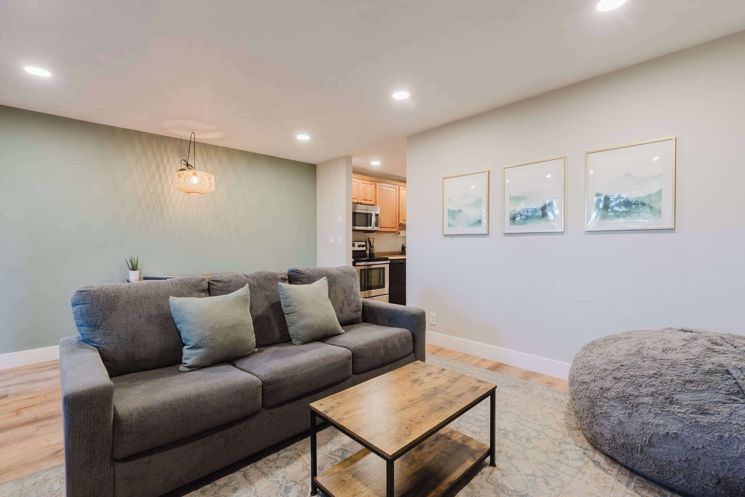 TV, fireplace, offices
