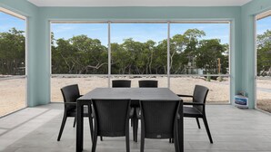 Dining - Coco Plum Getaway - Dockage -short walk to Coco Plum Beach - Brand New Home! (Marathon)