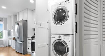 SPACIOUS FURNISHED 3BD/2BA- 2 CAR GARAGE- 7 MIN TO HOSPITAL- NEAR METRA STATION