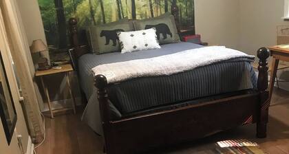 Cozy Cabin for Two in beautiful setting