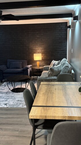 The Cove #3, Adorable 2-bedroom apartment with AC in Rockingham