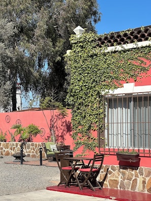 Outdoor dining - Misión Boutique (Ensenada)