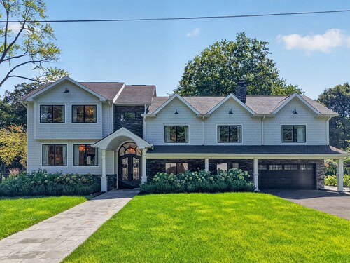 Luxury Home w/ Secret Room & Royal Master Suite