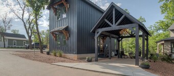 The Alpine at Selah - 3 Bedroom, 2 Bathroom Luxury Cottage