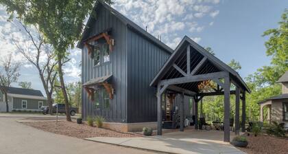 The Alpine at Selah - 3 Bedroom, 2 Bathroom Luxury Cottage