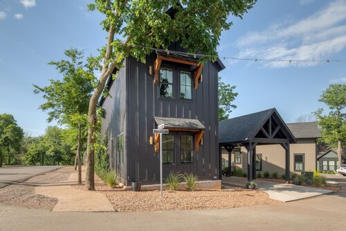 The Alpine at Selah - 3 Bedroom, 2 Bathroom Luxury Cottage