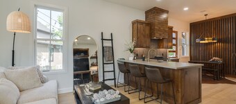The Alpine at Selah - 3 Bedroom, 2 Bathroom Luxury Cottage