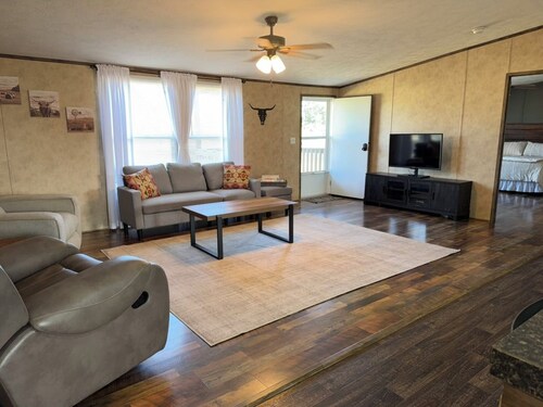Peaceful Country Charm near Texas A&M and Kyle Field.