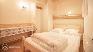Room - Chalet Grand Sénail 1 — 58m², mountain view, Bonneval (Bonneval-sur-Arc)