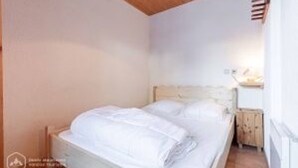 Room - Chalet Grand Sénail 3 — 53m², mountain view, Bonneval (Bonneval-sur-Arc)