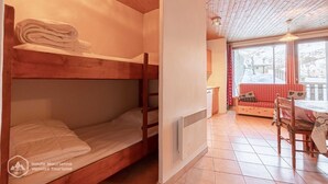 Room - Chalet Grand Sénail 3 — 53m², mountain view, Bonneval (Bonneval-sur-Arc)