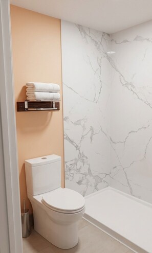ベーシック シングルルーム | バスルーム | タオル、石鹸、シャンプー、トイレットペーパー