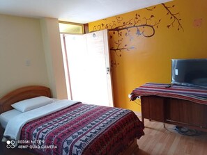Classic Triple Room | Desk, free WiFi - Nature Home Cusco (Cusco)