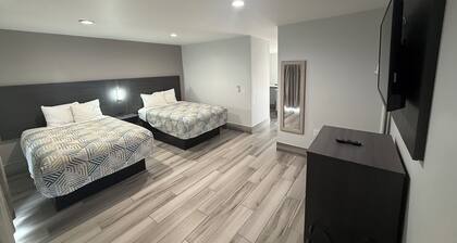 Englewood Inn & Suites
