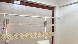 スタンダード ダブルまたはツインルーム シングルベッド 2 台 禁煙 冷房 | スパ