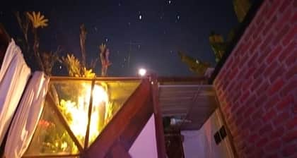Stargazing glamping, with a sliding roof and a jacuzzi, birdwatching