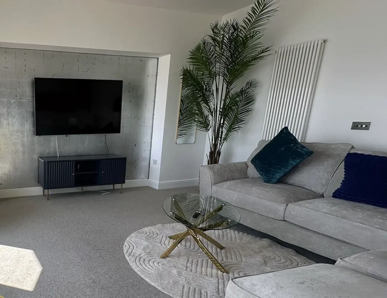 The Hideaway | Stunning Sea Views & Stylish Stay - Cardiff