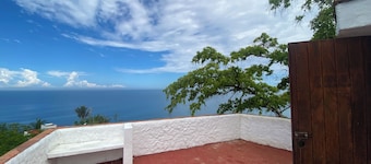 Montebello, apartments with spectacular ocean views.