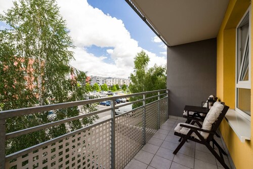 Wrocław Three-Bedroom Apt — Parking, A/C & Balcony